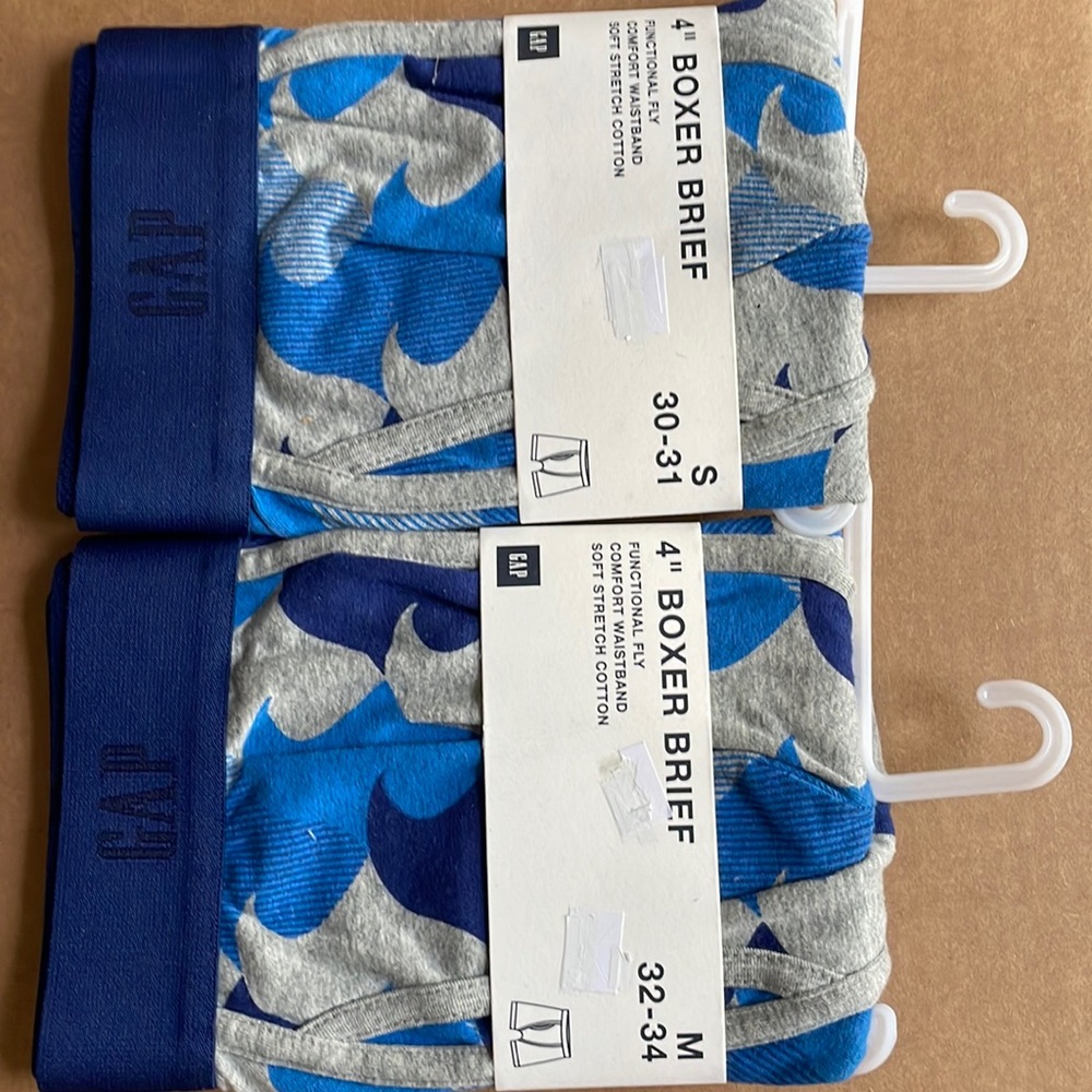 Men’s GAP boxer briefs small (2)          d